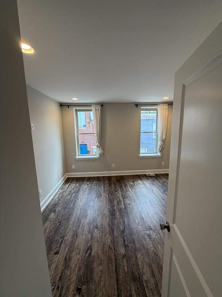 2733 Latona St #1 - Photo 7 of 19
