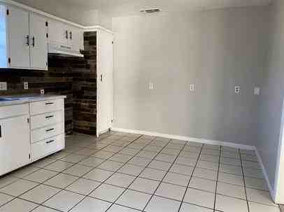 5510 45th St #1 - Photo 5 of 18