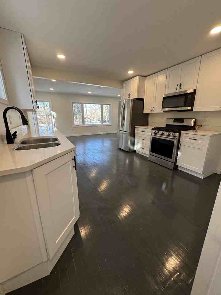 18361 Minnetonka Blvd #1 - Photo 7 of 40