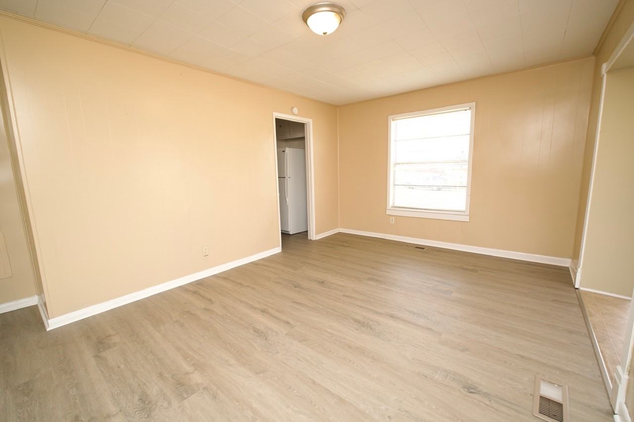 4609 Grasselli Blvd Sw #1 - Photo 3 of 13