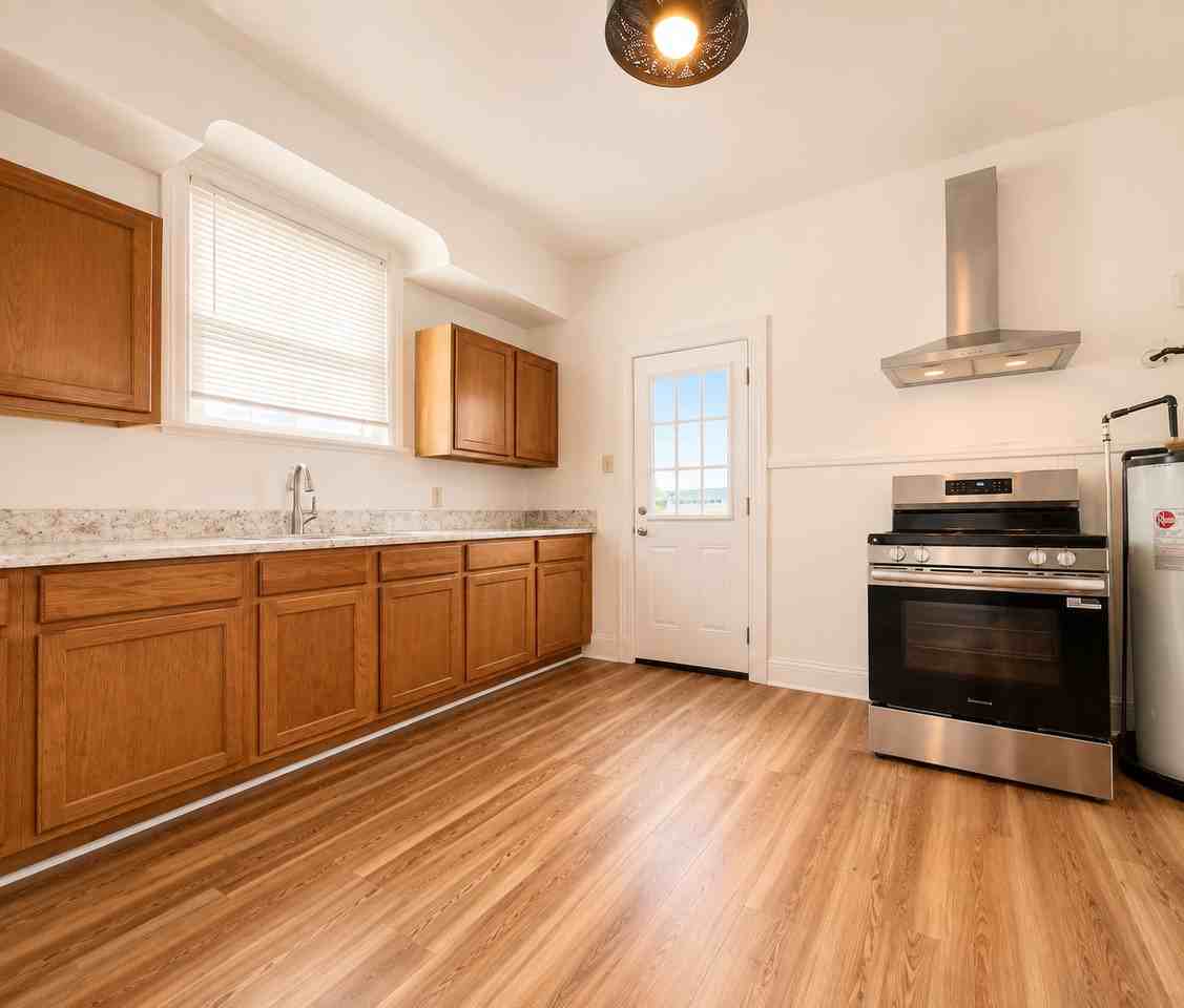 3535 Louisiana Avenue Pkwy #1 - Photo 4 of 11