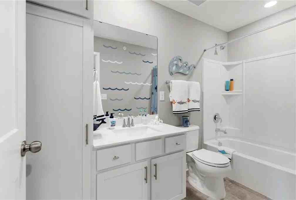 11020 Yalta St Ne #1 - Photo 2 of 10