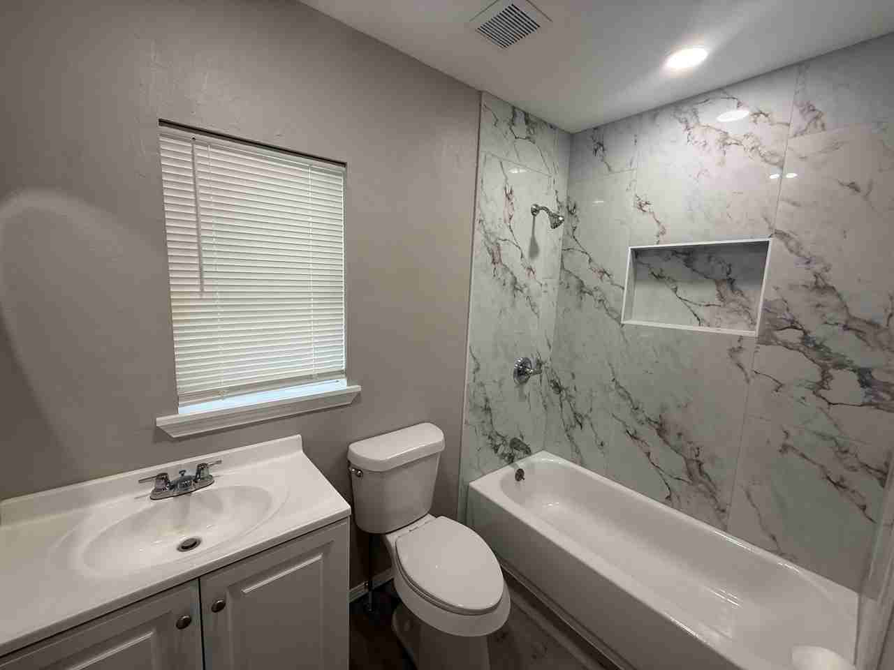 810 W 2nd St #1 - Photo 6 of 10