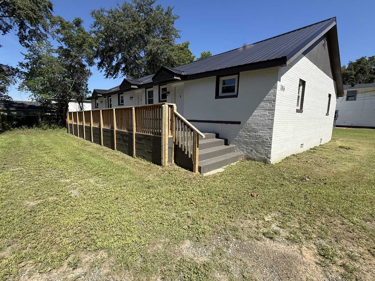 108 Molette St #B - Photo 2 of 9
