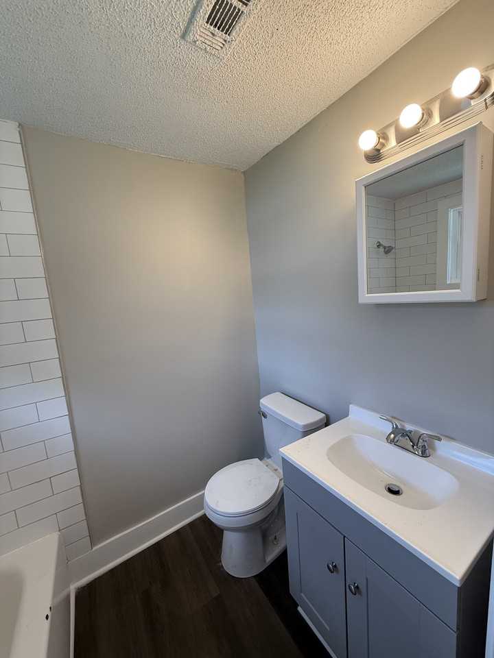 108 Molette St #B - Photo 5 of 9