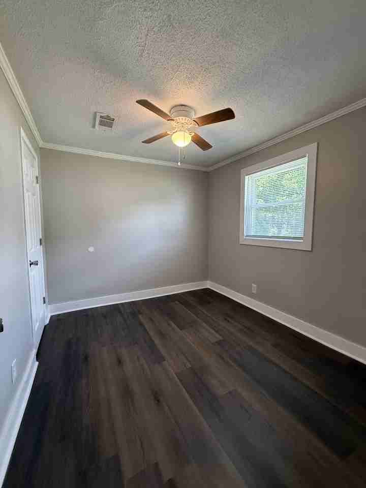 108 Molette St #B - Photo 7 of 9