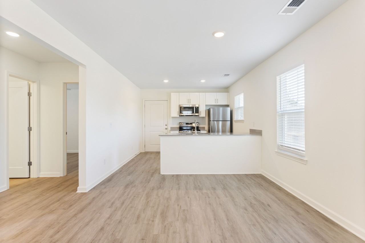 714 Taylor St #C - Photo 3 of 11