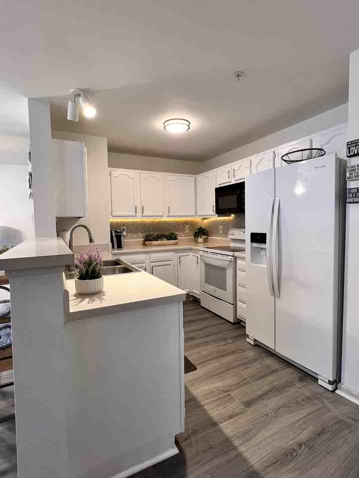 711 Rivertree Ln #1 - Photo 4 of 7