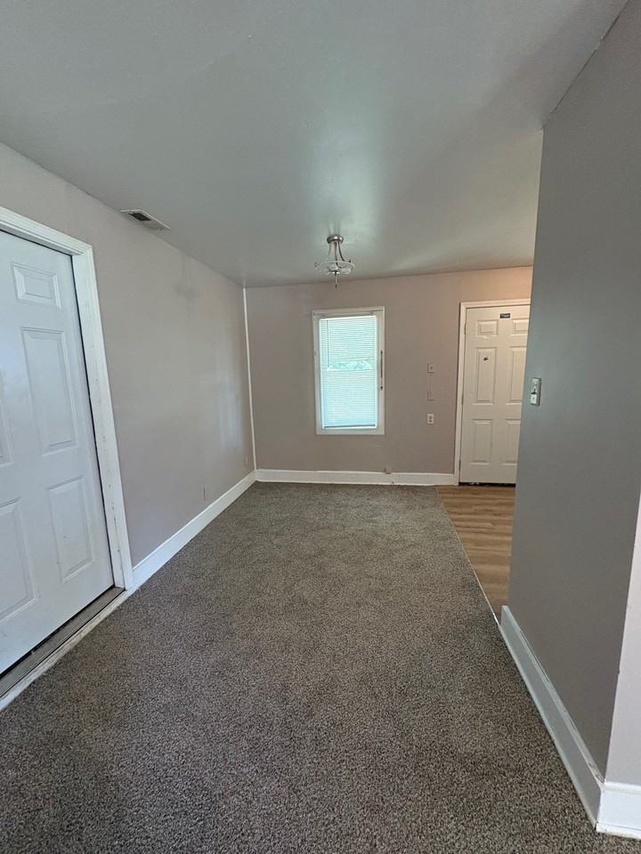 1142 S High St #1 - Photo 5 of 11