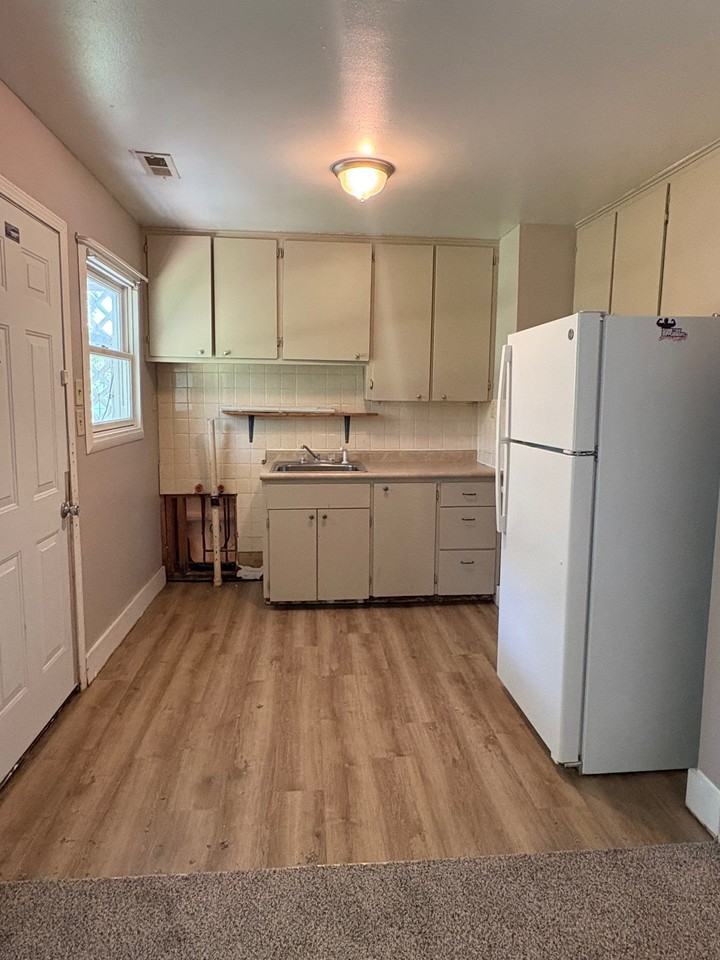 1142 S High St #1 - Photo 6 of 11