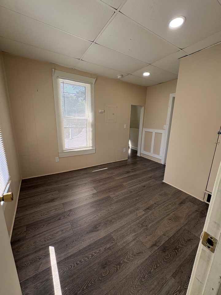 911 W Central Ave #3 - Photo 2 of 6