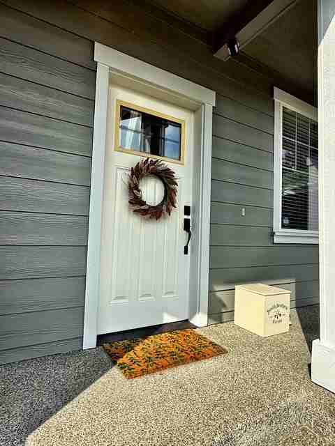 2698 Ne Noll Valley Loop #1 - Photo 4 of 49