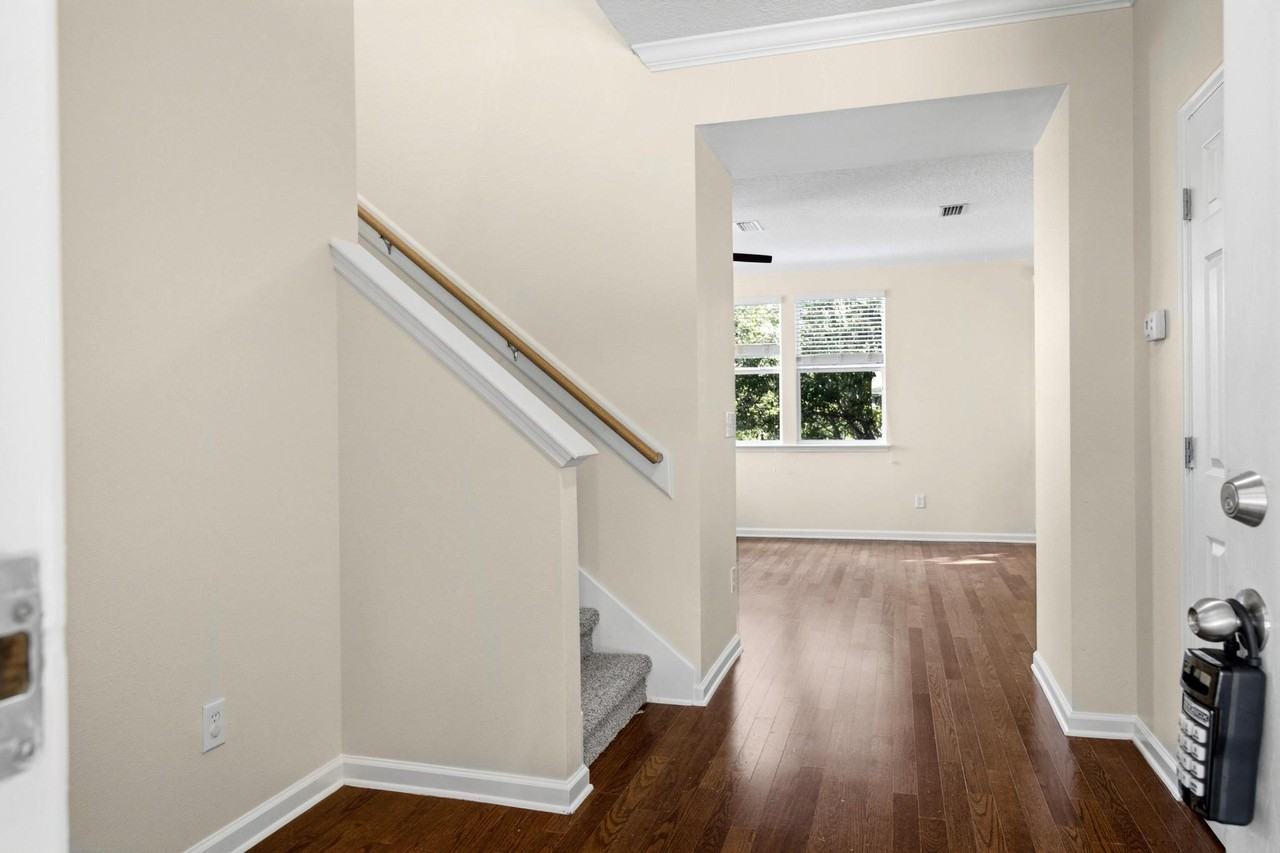 736 Rembrandt Ave #1 - Photo 2 of 27