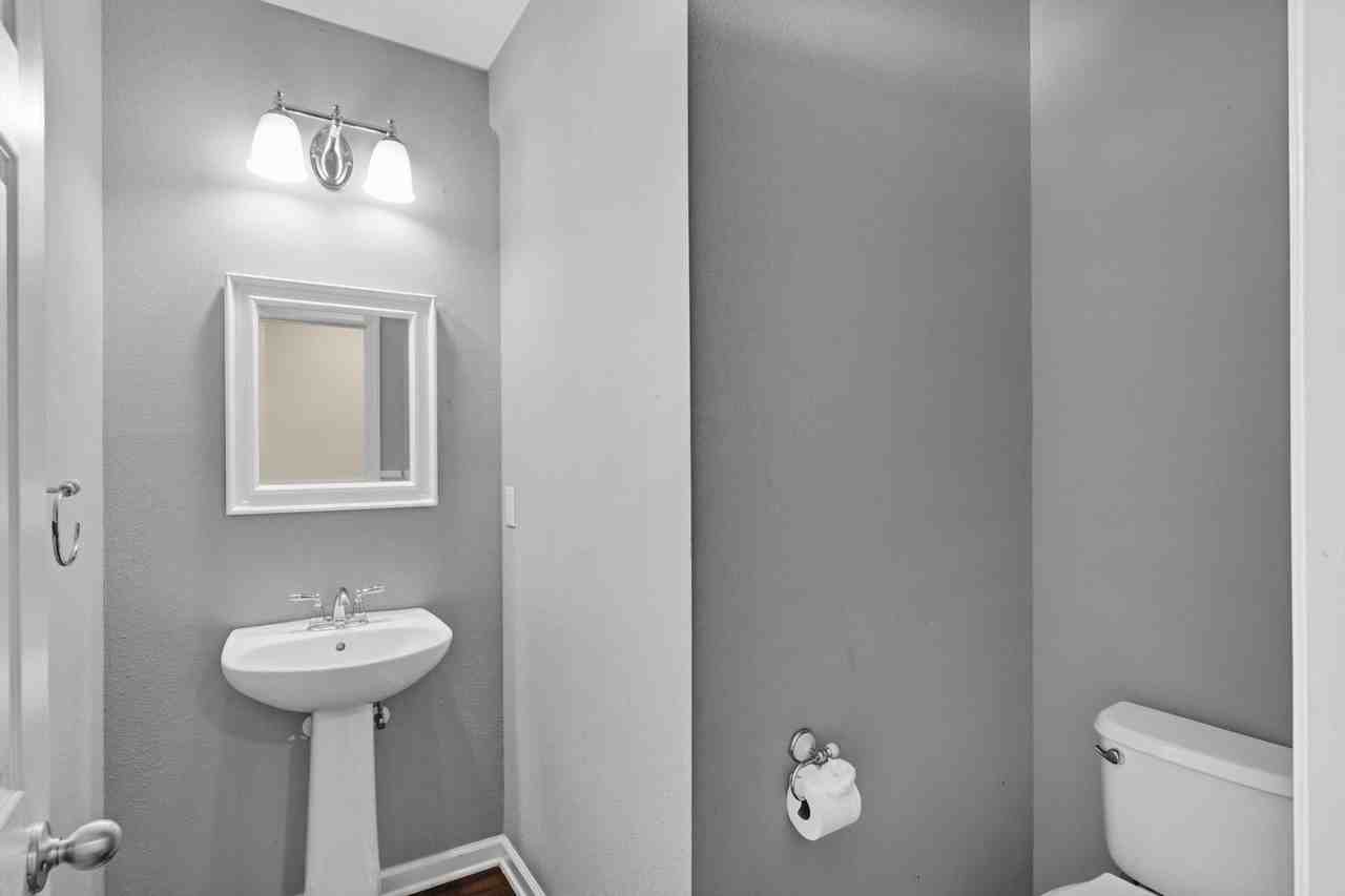 736 Rembrandt Ave #1 - Photo 4 of 27