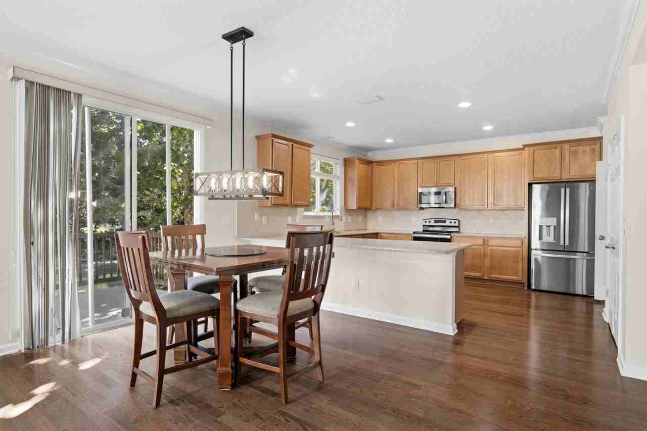 736 Rembrandt Ave #1 - Photo 7 of 27