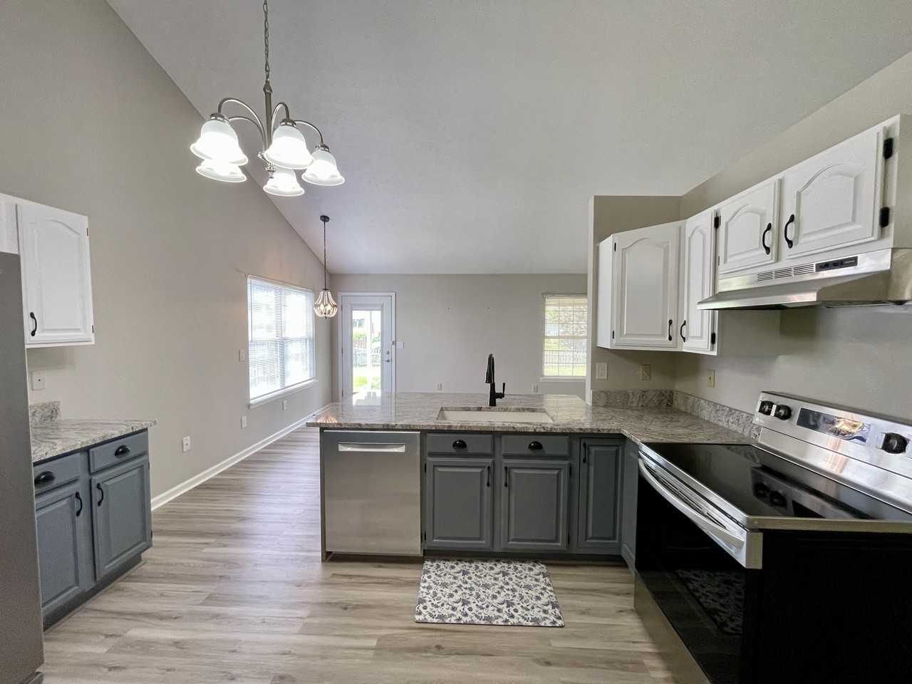 114 Warner Dr #1 - Photo 5 of 33
