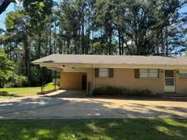 featured image of 109 N Glenfield Rd #109