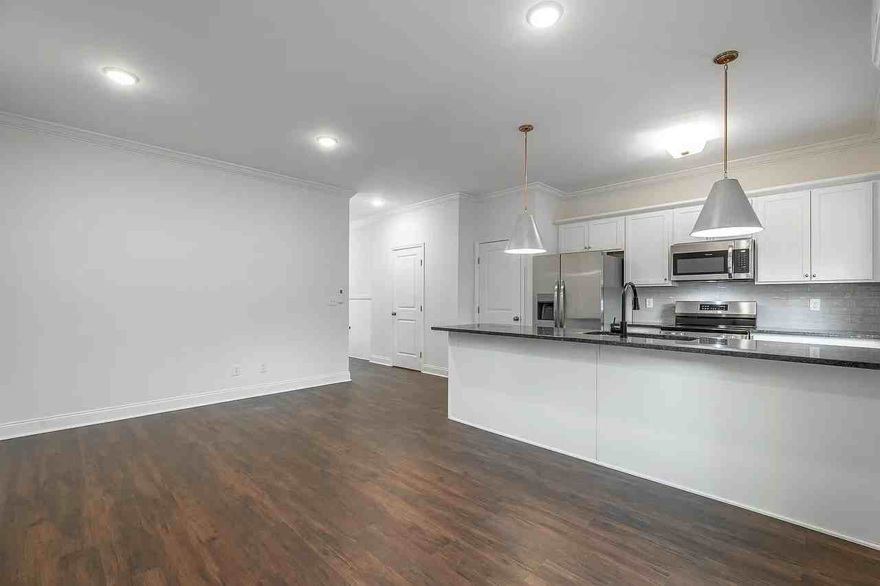 5547 Stream Ln #1 - Photo 5 of 32