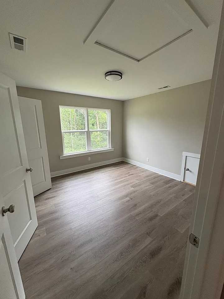 4662 Heiskell Dr #1 - Photo 6 of 18