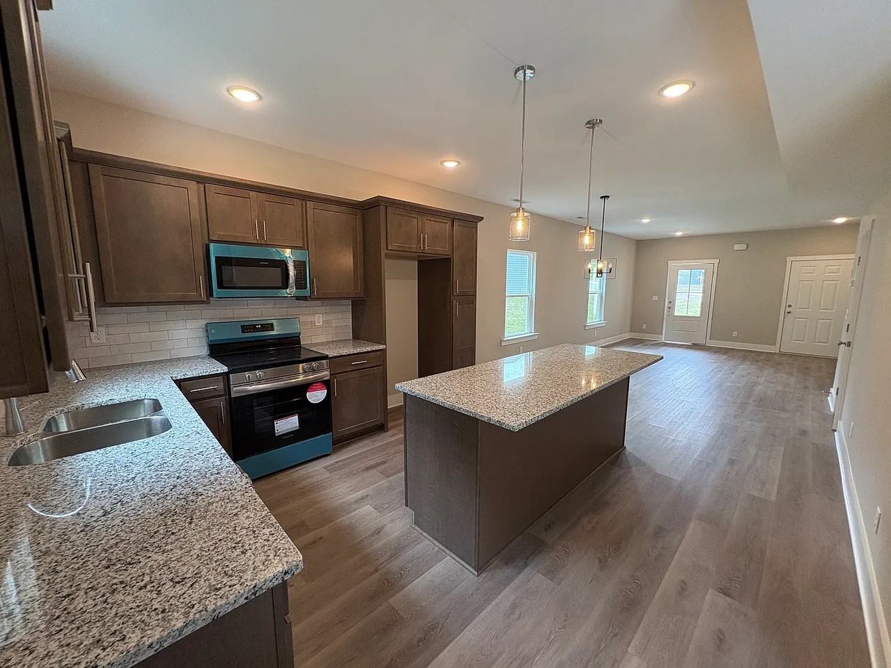 4662 Heiskell Dr #1 - Photo 4 of 18