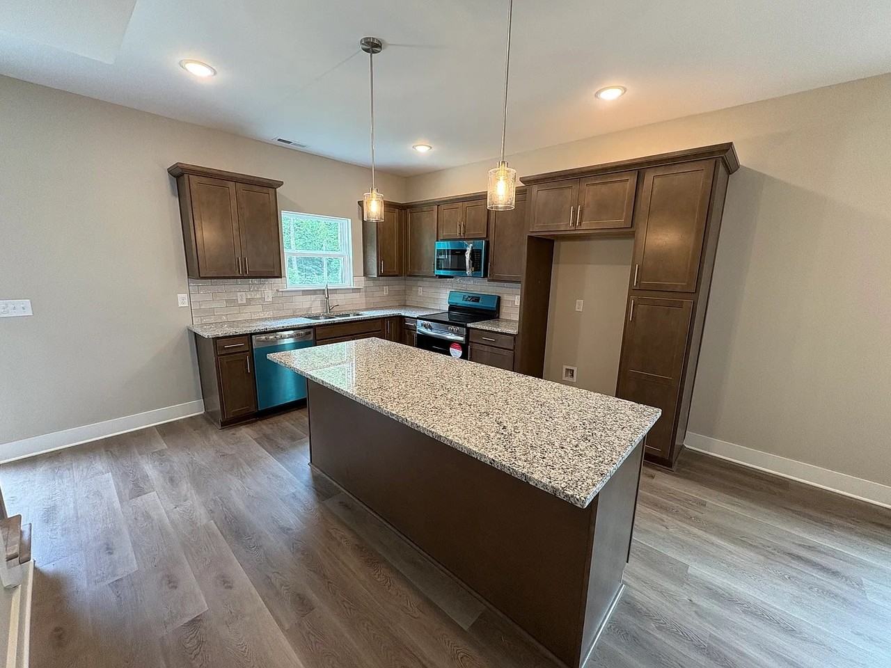 4662 Heiskell Dr #1 - Photo 5 of 18