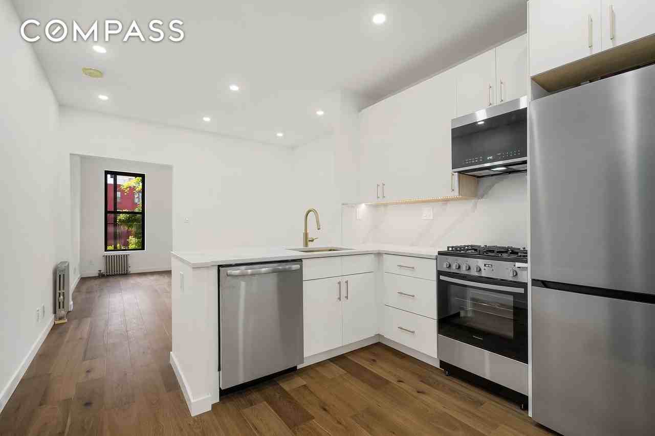 147 Sullivan St #5B - Photo 3 of 8