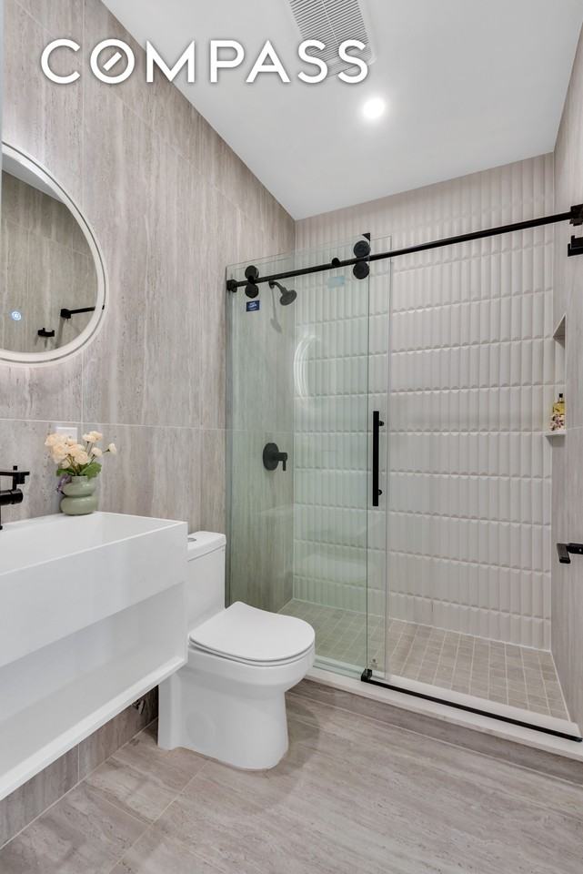 140 Moffat St #PH - Photo 5 of 7