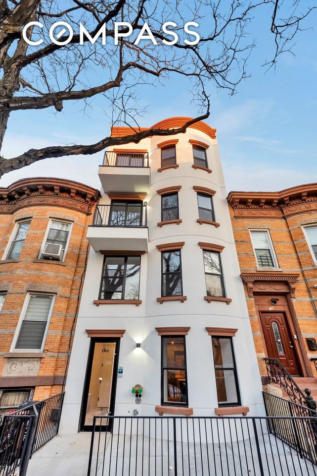 140 Moffat St #PH - Photo 6 of 7