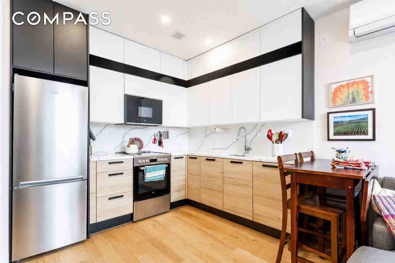 412 Fenimore St #3B - Photo 3 of 11