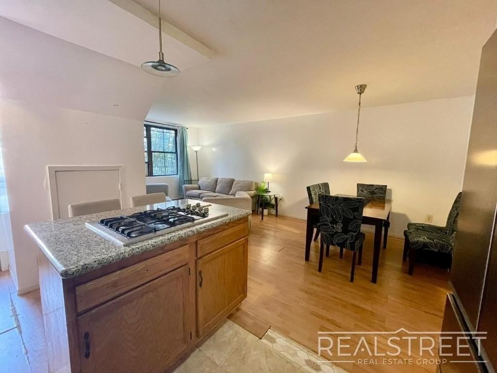 189 Saratoga Ave #1 - Photo 6 of 11