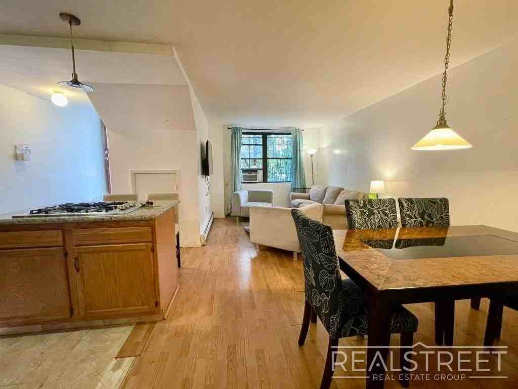189 Saratoga Ave #1 - Photo 7 of 11