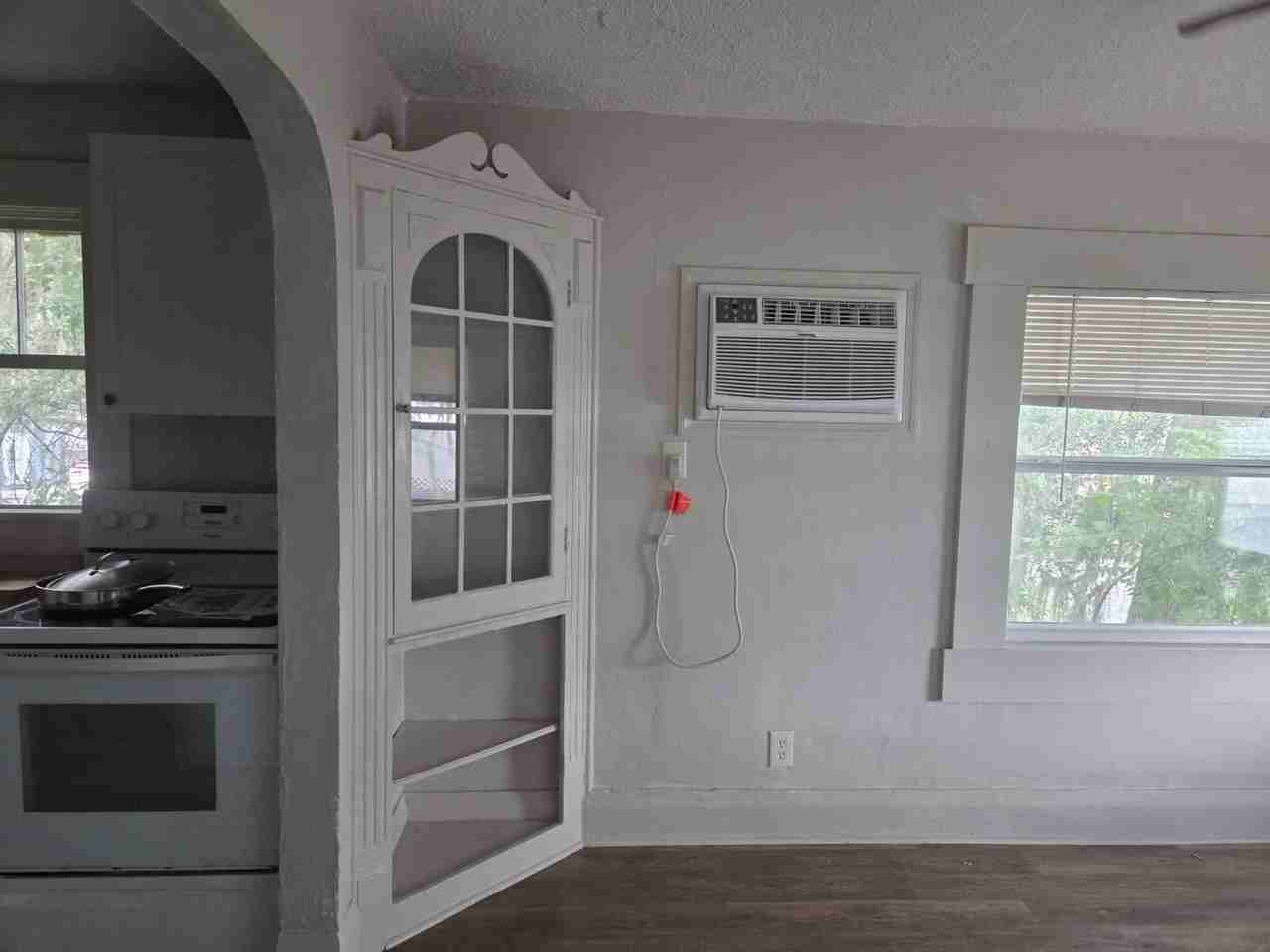 331 Rose Ave - Photo 5 of 14
