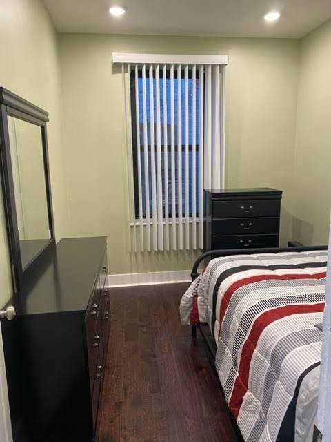 542 Van Siclen Ave - Photo 4 of 5