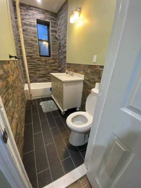 542 Van Siclen Ave - Photo 5 of 5