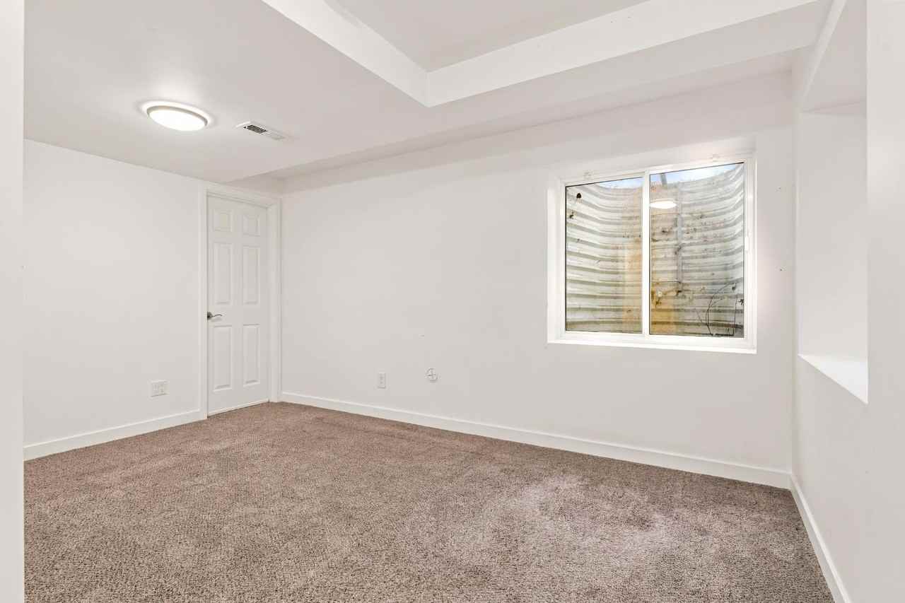 6712 Fonder Dr - Photo 2 of 20