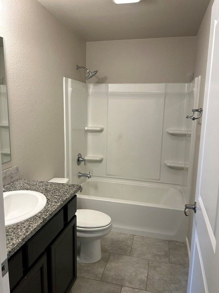 9311 Ratliff Ridge Ave - Photo 3 of 8