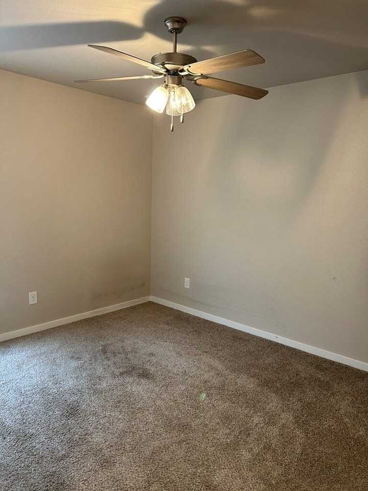 9311 Ratliff Ridge Ave - Photo 5 of 8