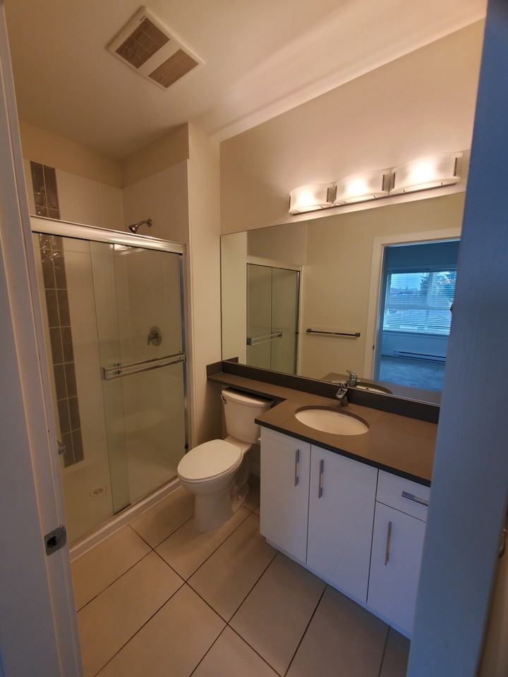 2578 James St #402 - Photo 4 of 6