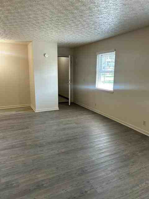1409 Stratford Rd Unit - Photo 7 of 10