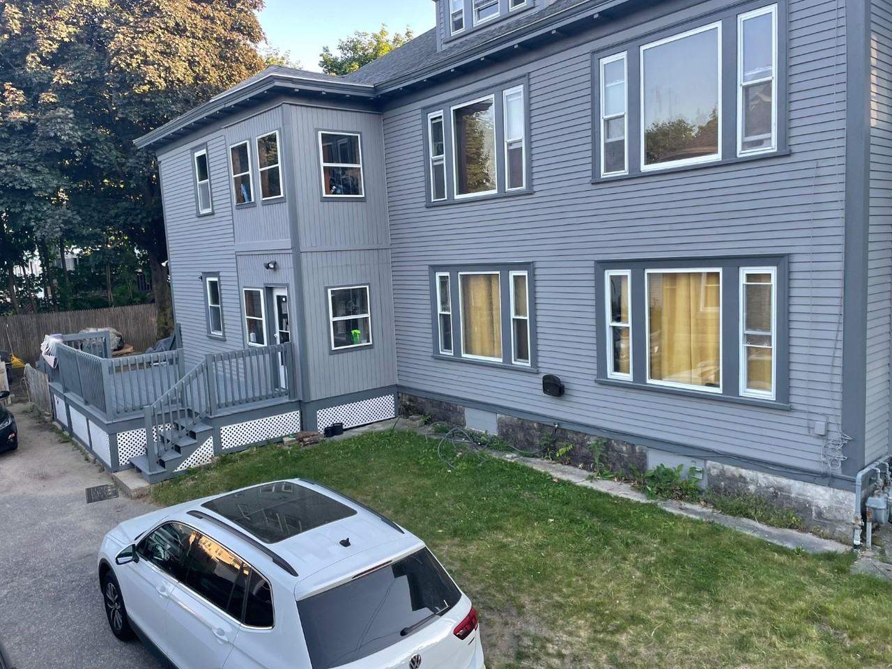 130 Kinsley St - Photo 2 of 10
