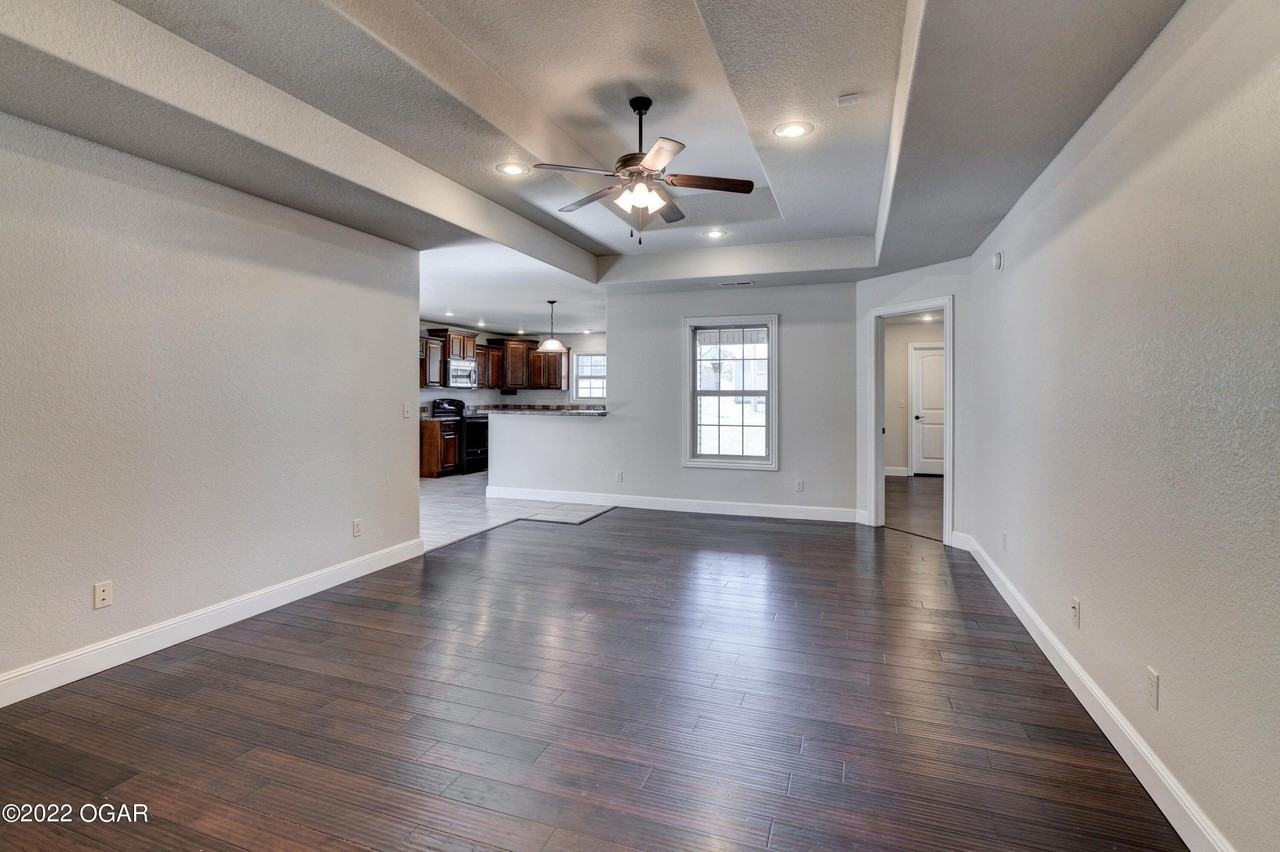 2518 Murphy Ave - Photo 2 of 24