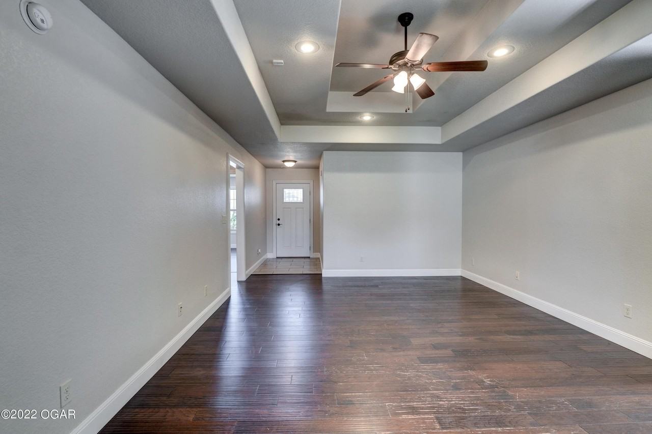 2518 Murphy Ave - Photo 4 of 24