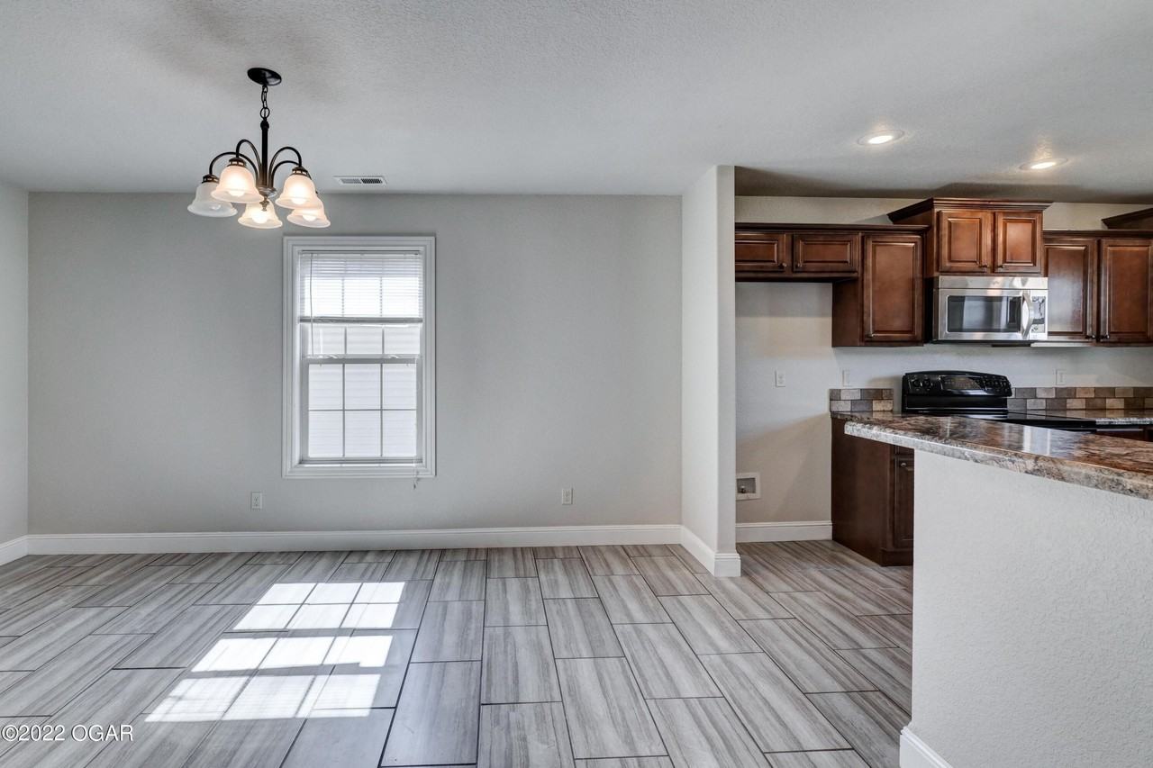 2518 Murphy Ave - Photo 5 of 24