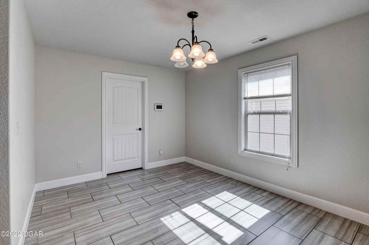 2518 Murphy Ave - Photo 6 of 24