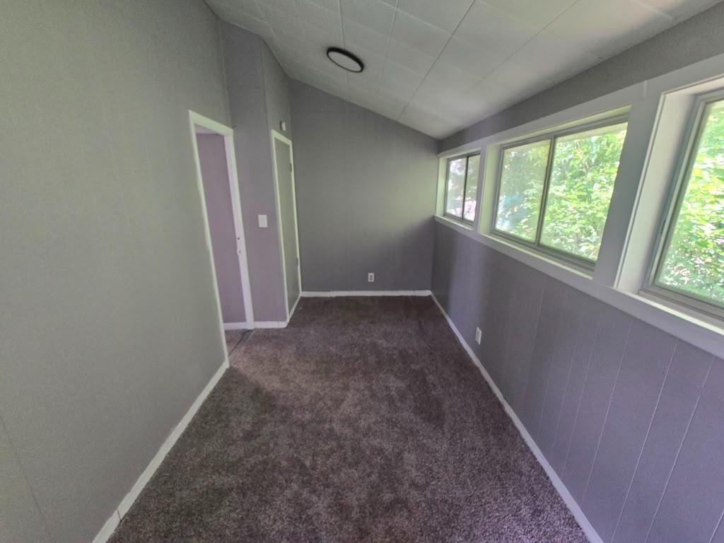 11526 Woodland Ave - Photo 3 of 10