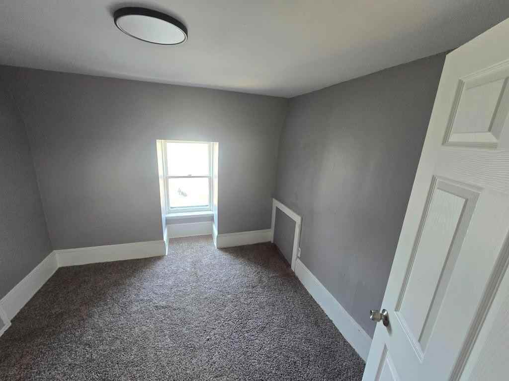 11526 Woodland Ave - Photo 4 of 10
