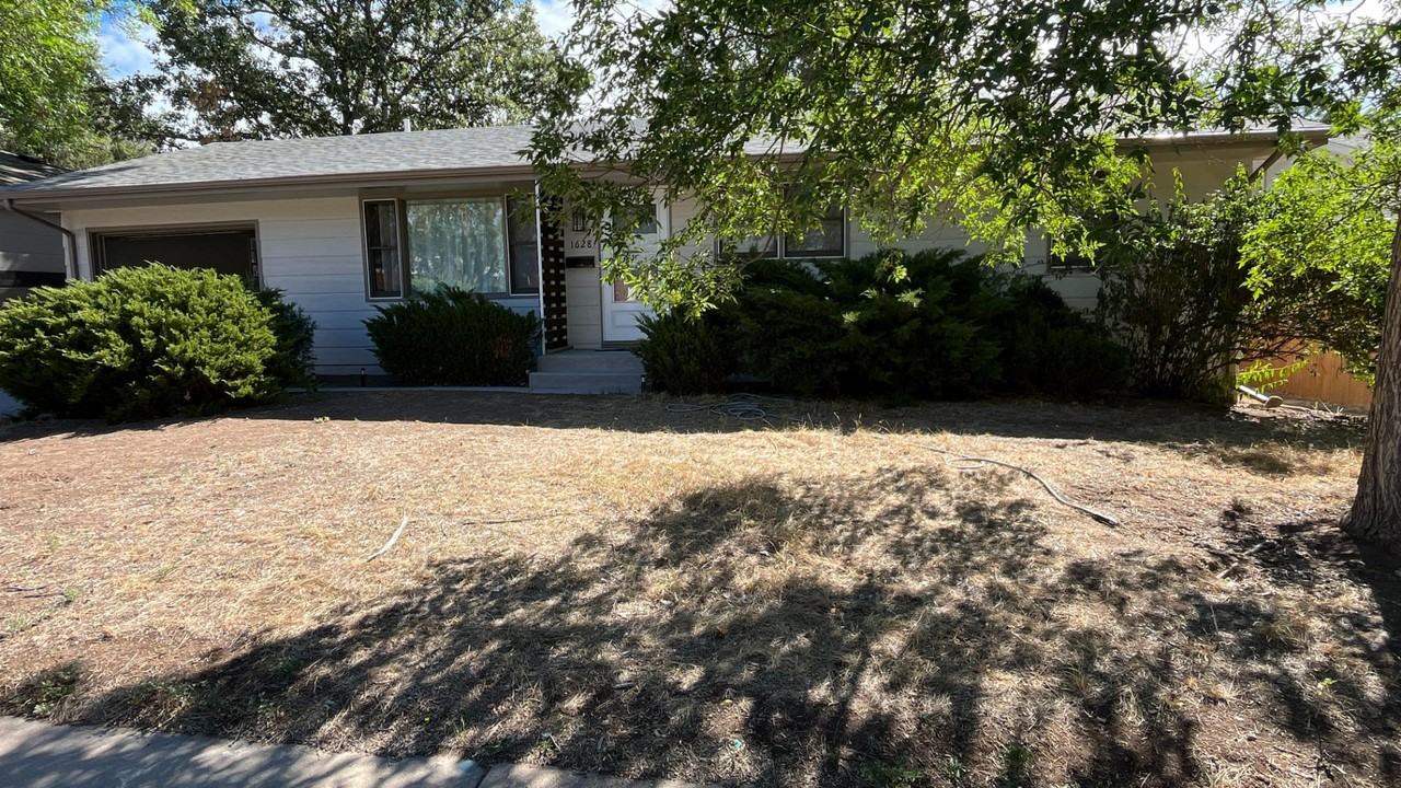1628 Smith Pl - Photo 4 of 20