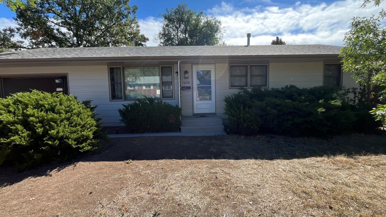 1628 Smith Pl - Photo 5 of 20