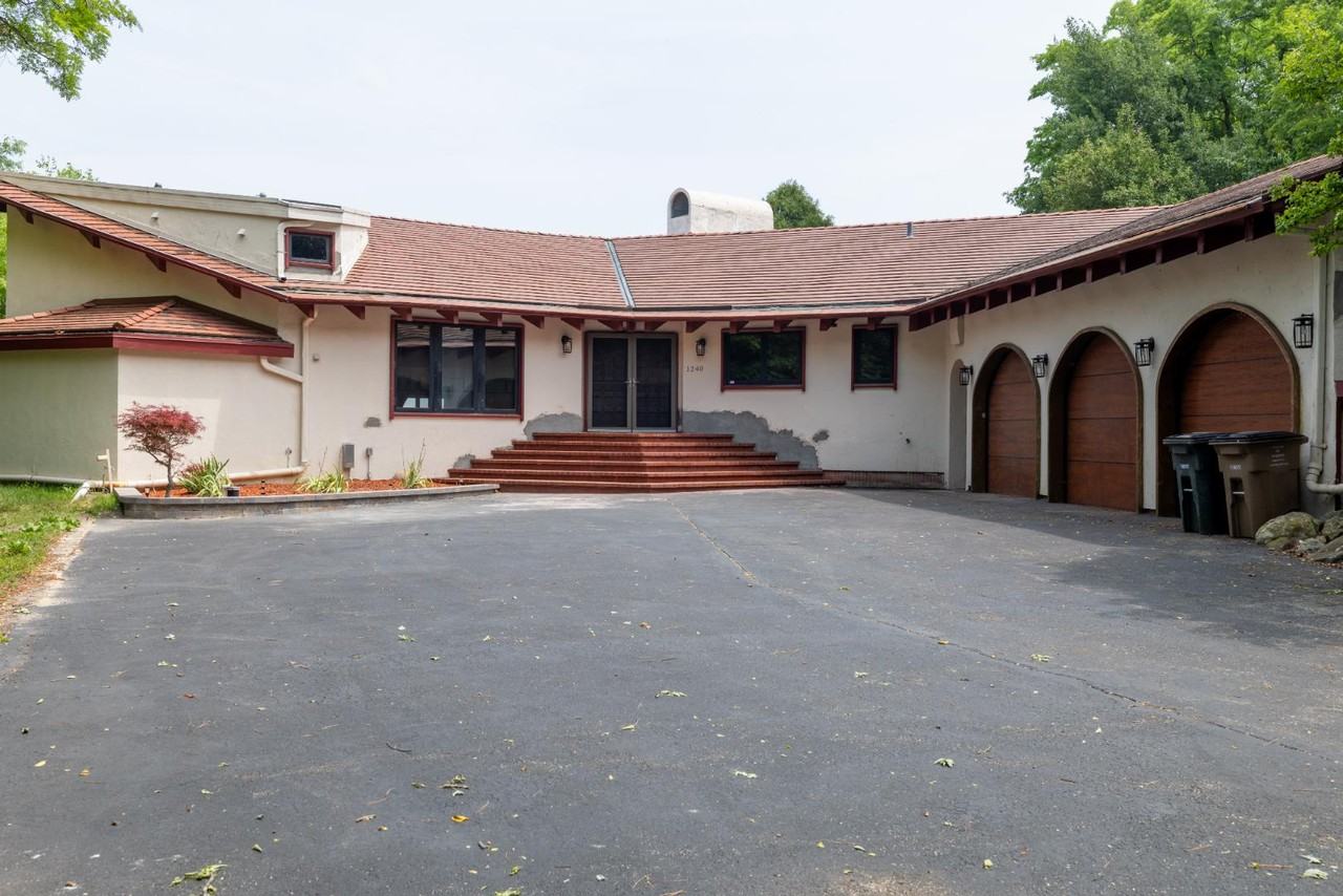 1240 E Donges Ct - Photo 2 of 20