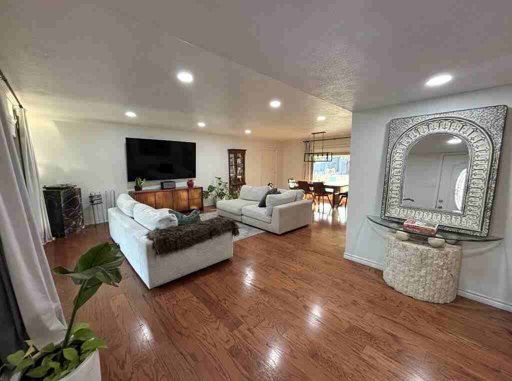 1604 Mcclintic St - Photo 2 of 5